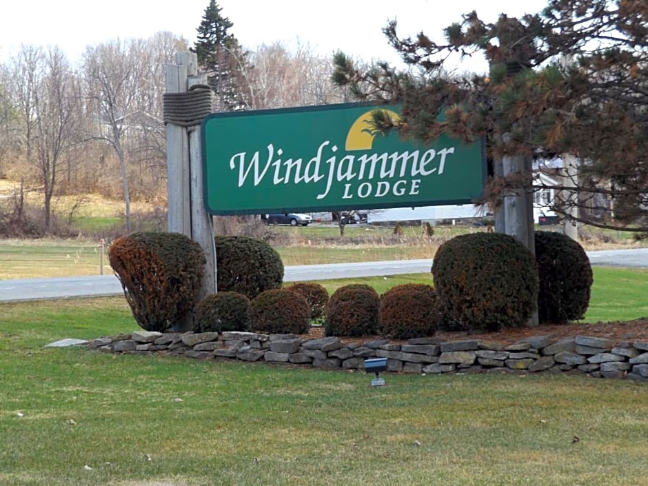 Windjammer Lodge