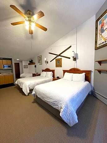 Deluxe Queen Room - Top Floor