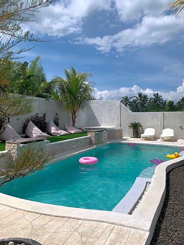 Kelapa Surf Villa – Yeh Sumbul, WY