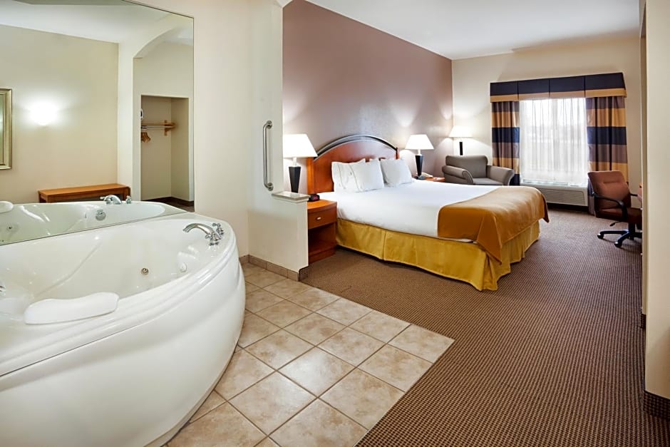 Holiday Inn Express Forest City, an IHG Hotel