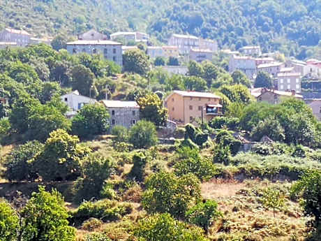Maison de village avec jardin privatif