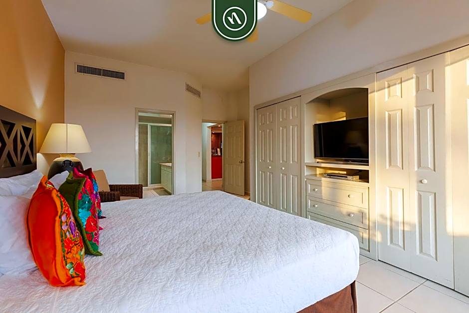 Mexican Styled 2 BR Condo - Beachfront - Pool