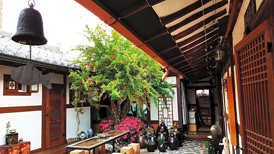 In-Yeon Hanok Guesthouse