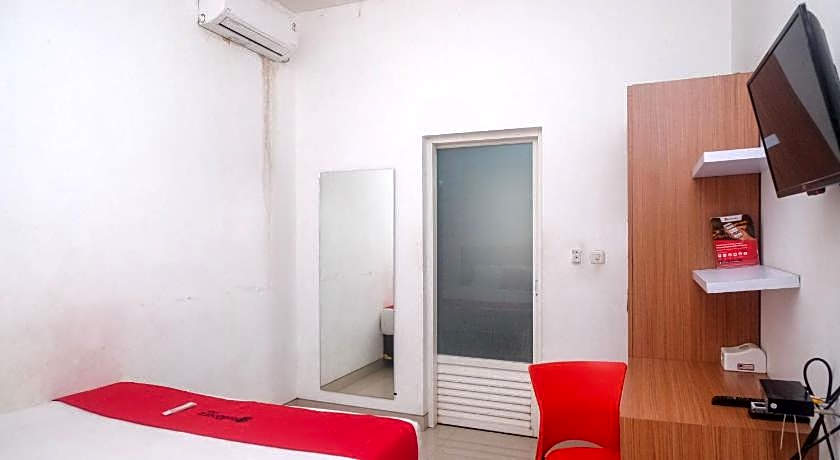 RedDoorz Syariah near Simpang Lima Semarang