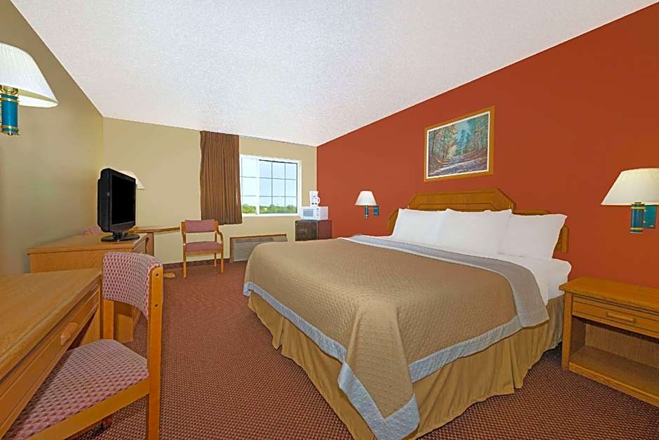 Days Inn by Wyndham Cameron