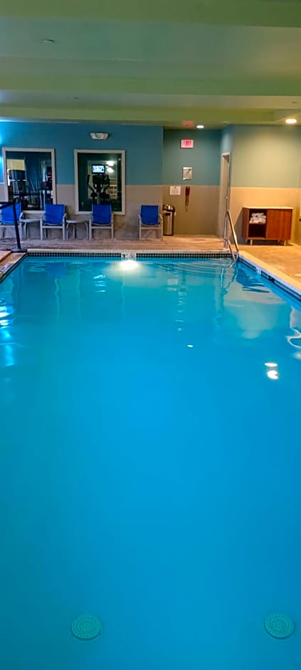 Holiday Inn Express and Suites - Stroudsburg By IHG