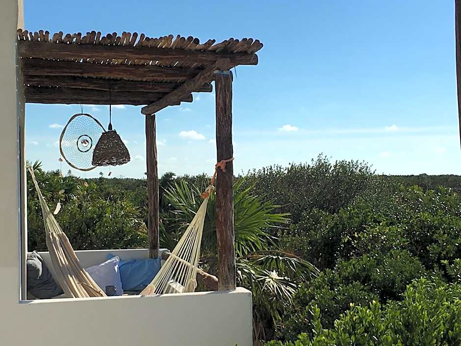 LunArena Barefoot Hotel