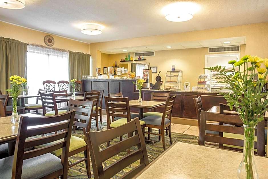 Clarion Inn & Suites Aiken South