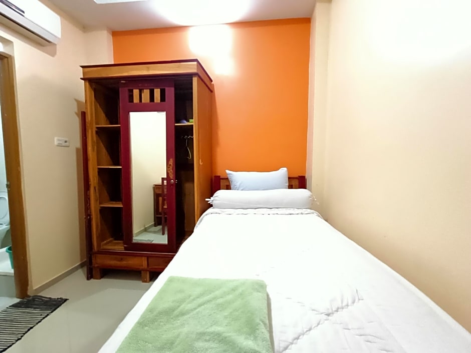 Balqies Homestay Syariah Makassar Mitra RedDoorz