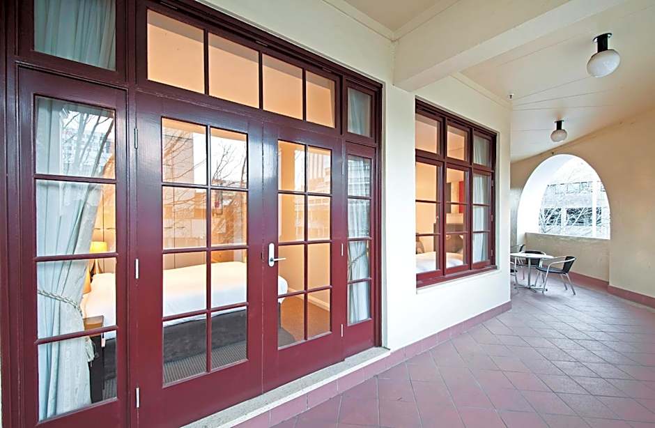 Quest Canberra Apartment