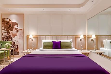 Deluxe Twin Room (Happy Hours 1+1(On select Brands only).Timing :1700hrs – 2000hrs) and 10% discount on Spa
