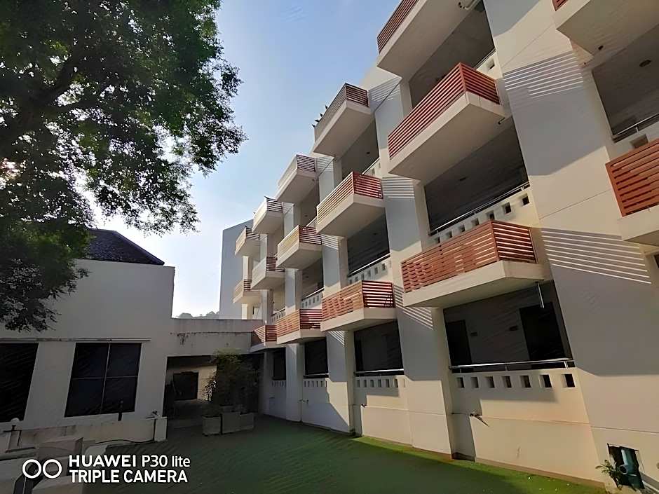 Royal Diamond Hotel