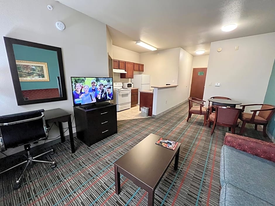 Quality Inn & Suites Near University