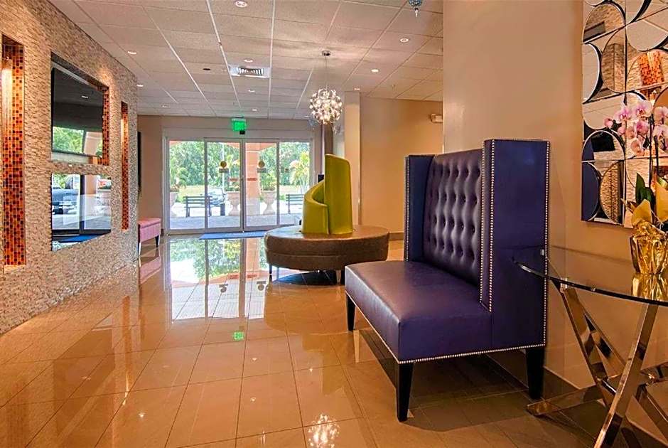 Days Inn & Suites by Wyndham Bonita Springs North Naples