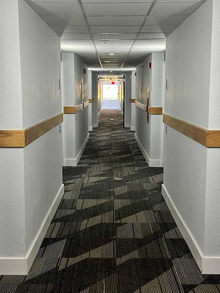 Studio 6 Suites East Syracuse NY Airport