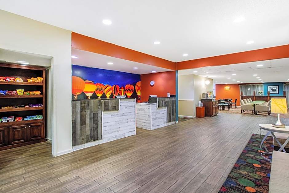La Quinta Inn & Suites by Wyndham Decatur