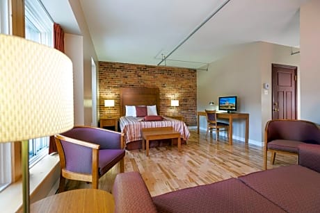 Superior Queen Room with Sofa Bed