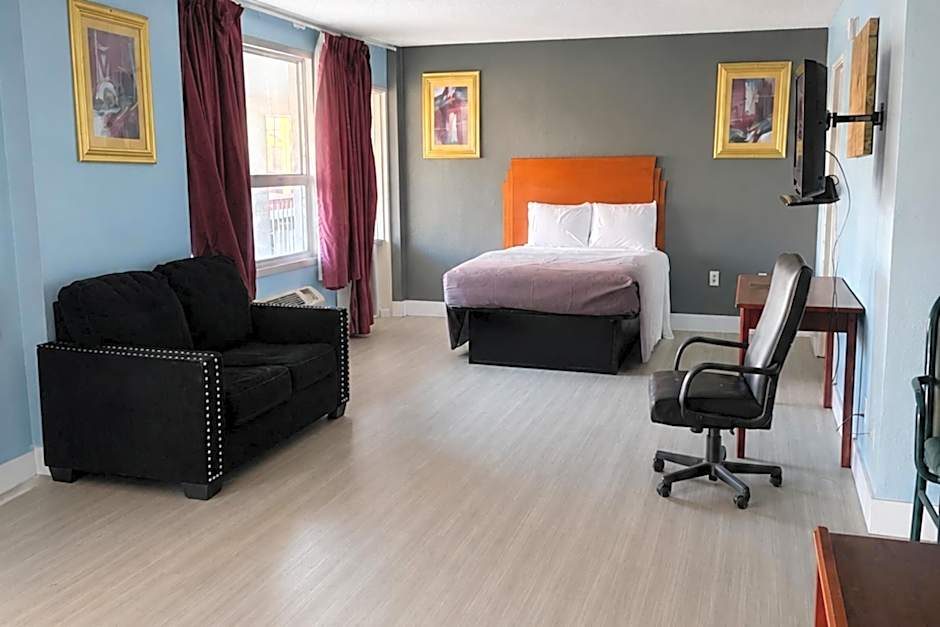Blue Way Inn & Suites Wichita East