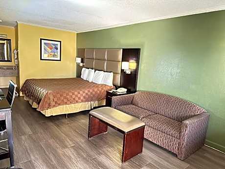 King Room - Accessible/Non-Smoking