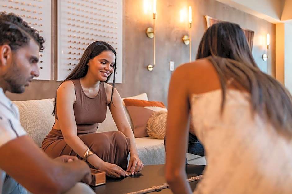 HiBird- Apartment and Suites Hotel