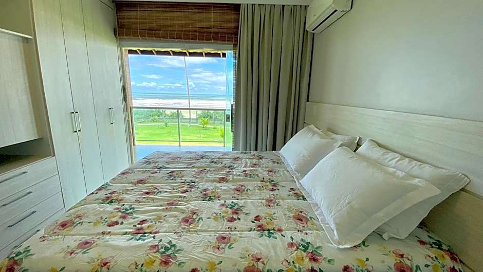 Refúgio Pé na Areia com 4 quartos em Ilhéus - Condomínio Perfeito para Família!