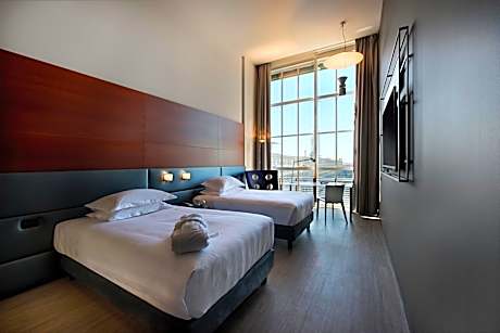 Twin Room - Mobility Access