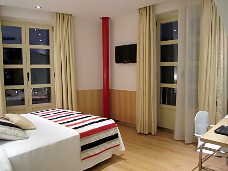 Double or twin Room with Extra Bed and View