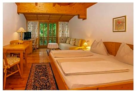 Deluxe Double Room with Bath