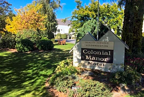 Colonial Manor Motel