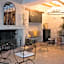 Logis Hotel Le Bussy