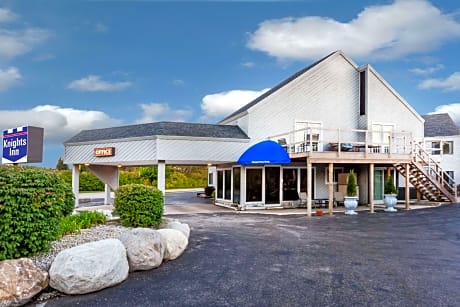 Knights Inn Mackinaw City