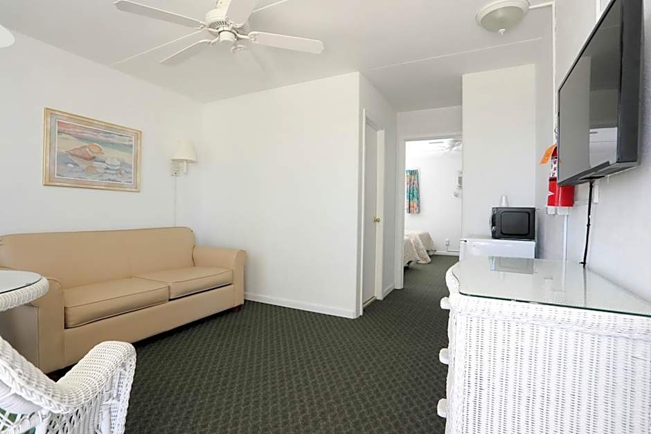 Commander by the Sea Motel