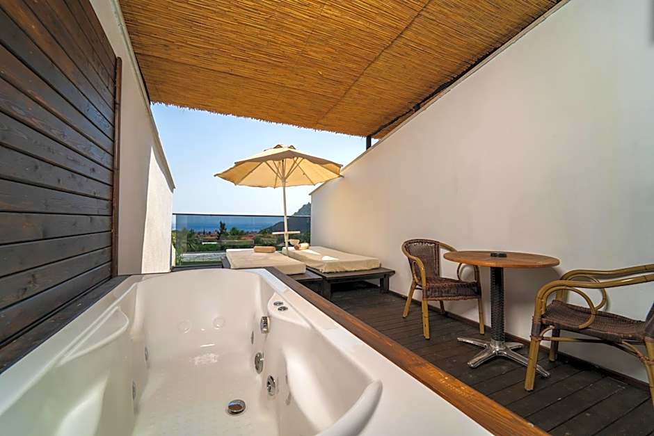 Manaspark Deluxe Hotel