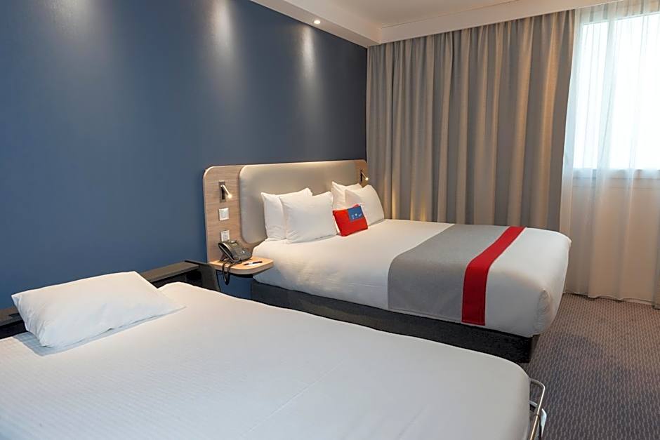 Holiday Inn Express Paris - Velizy By IHG