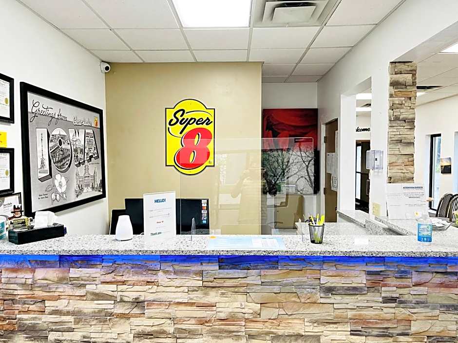 Super 8 by Wyndham Clear Lake