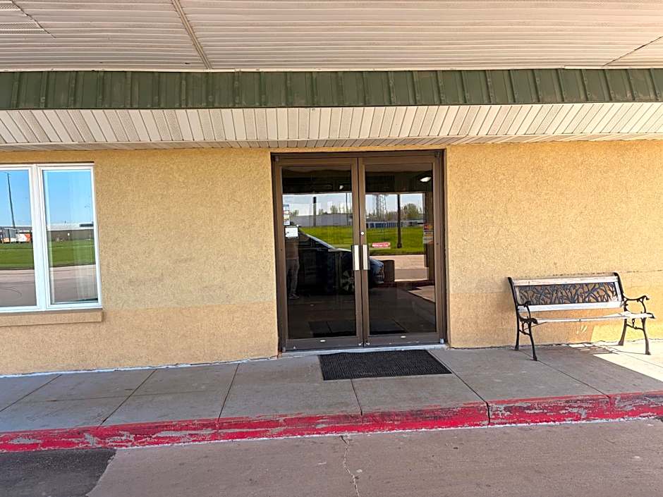 East Grand Inn Grand Forks ND I 29