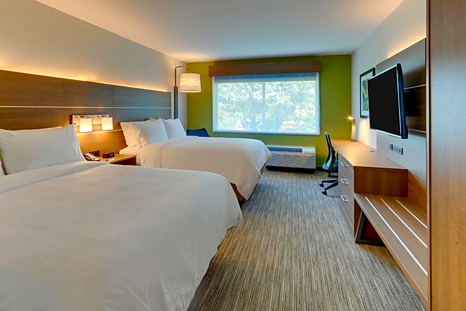 Holiday Inn Express & Suites Roanoke - Civic Center