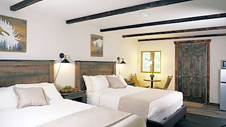 Room with 2 Queen Beds