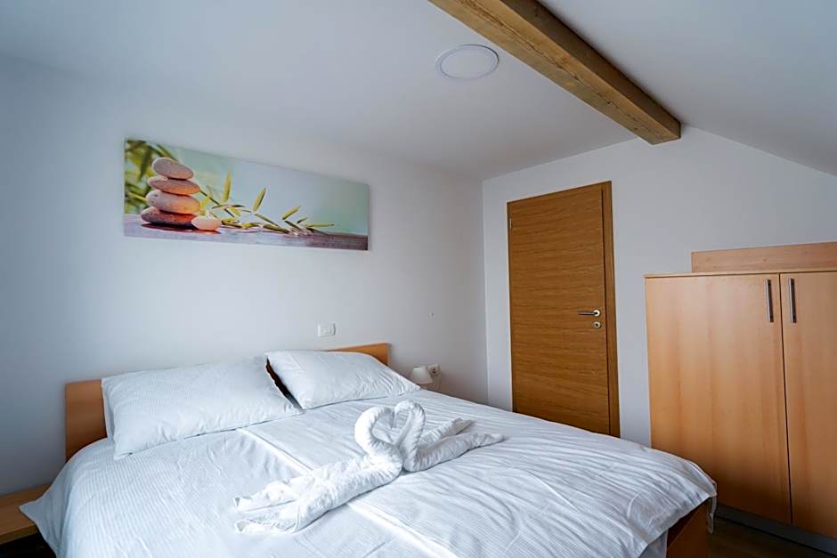 PJ Apartments & Wellness - Hot Tub & Sauna - Free Parking