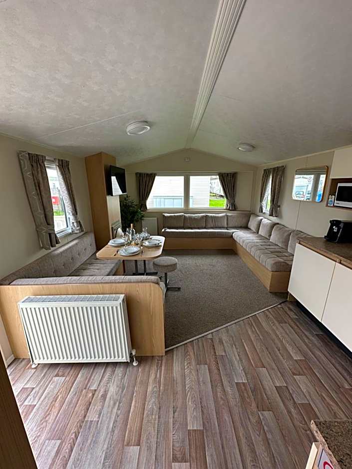 Sunnymede E11 Keyshare Holiday lets 8 Berth