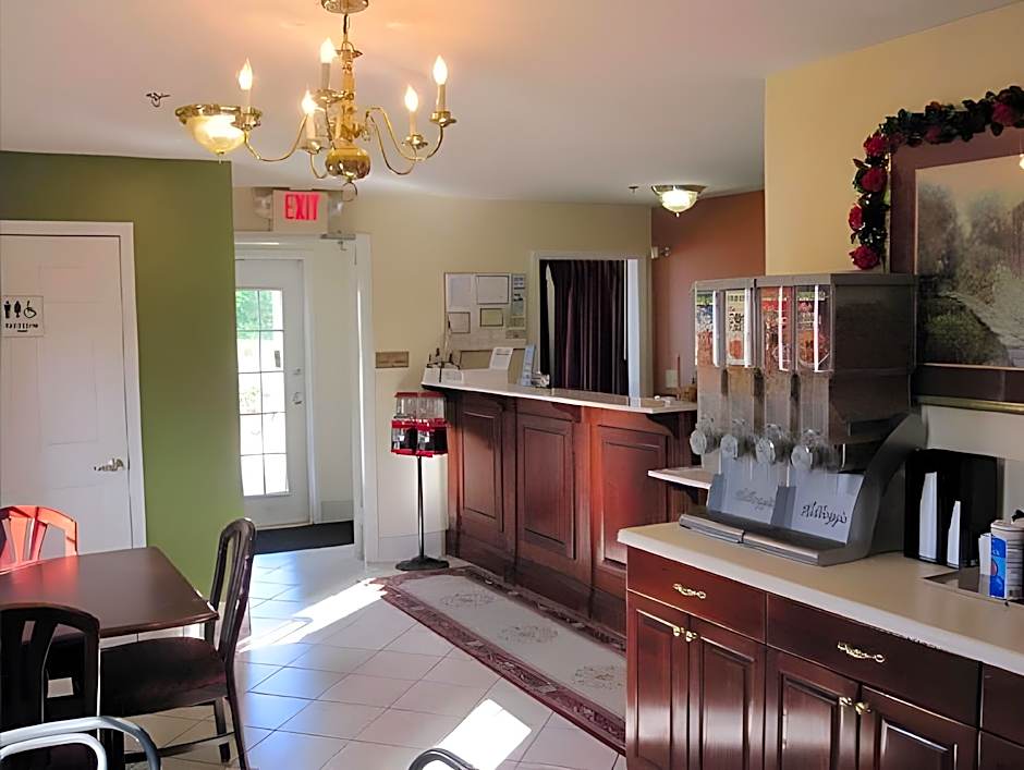 Coach Inn - Summerville