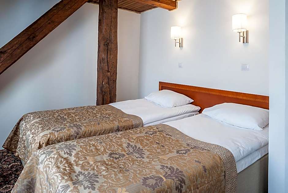 Three Crowns Residents