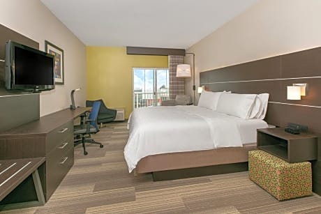 Standard King Room with Balcony and River View