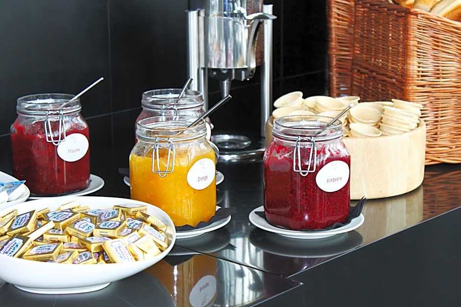 Empire Riverside Hotel