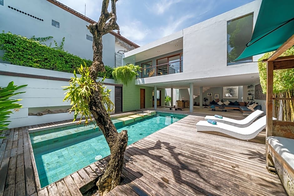 Villa Rio - Contemporary 2BR Villa in Downtown Seminyak
