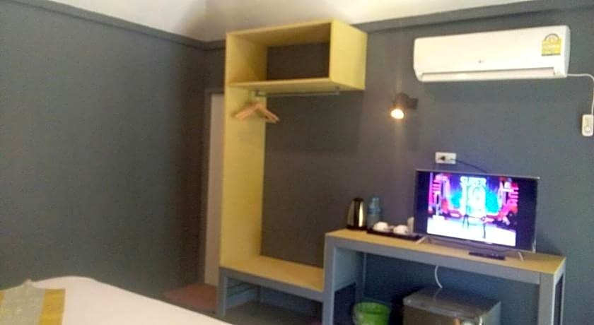 Phi Phi Sea and Hill