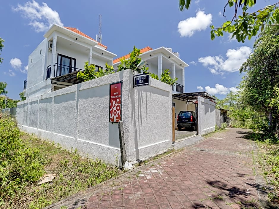 OYO 90525 White Guesthouse