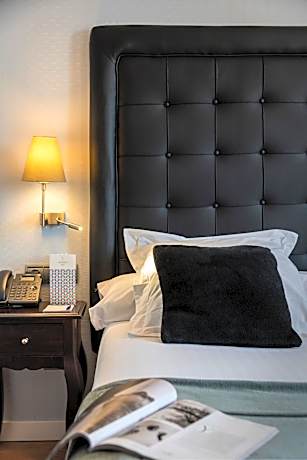 Queen Single Room