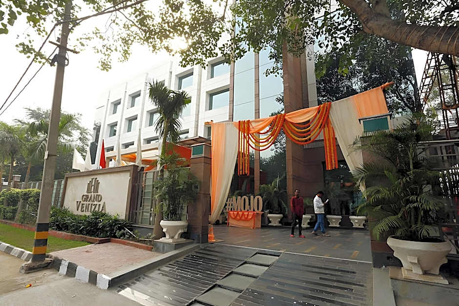 Venizia Sarovar Portico Delhi