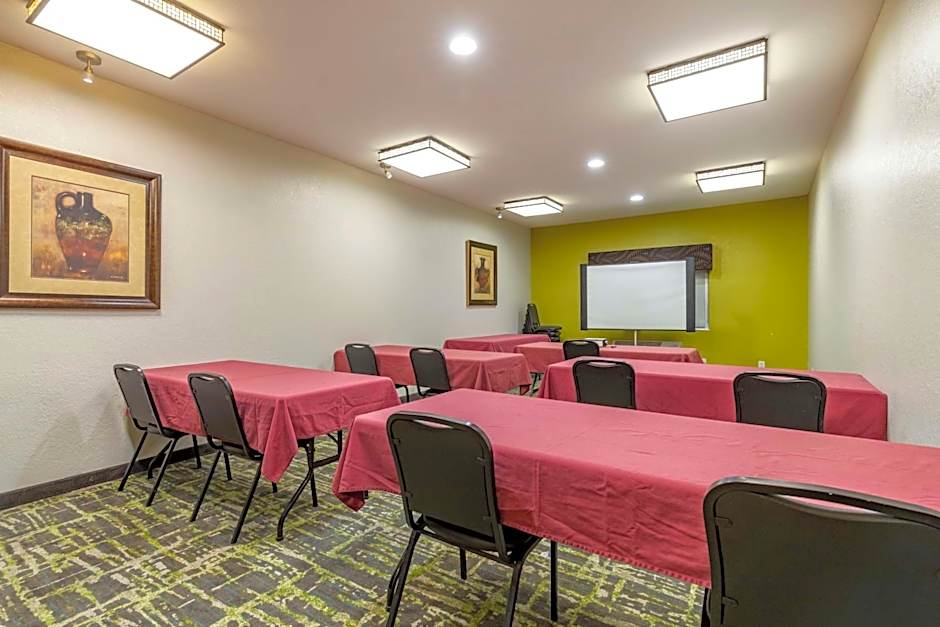 Best Western Plus Victoria Inn & Suites